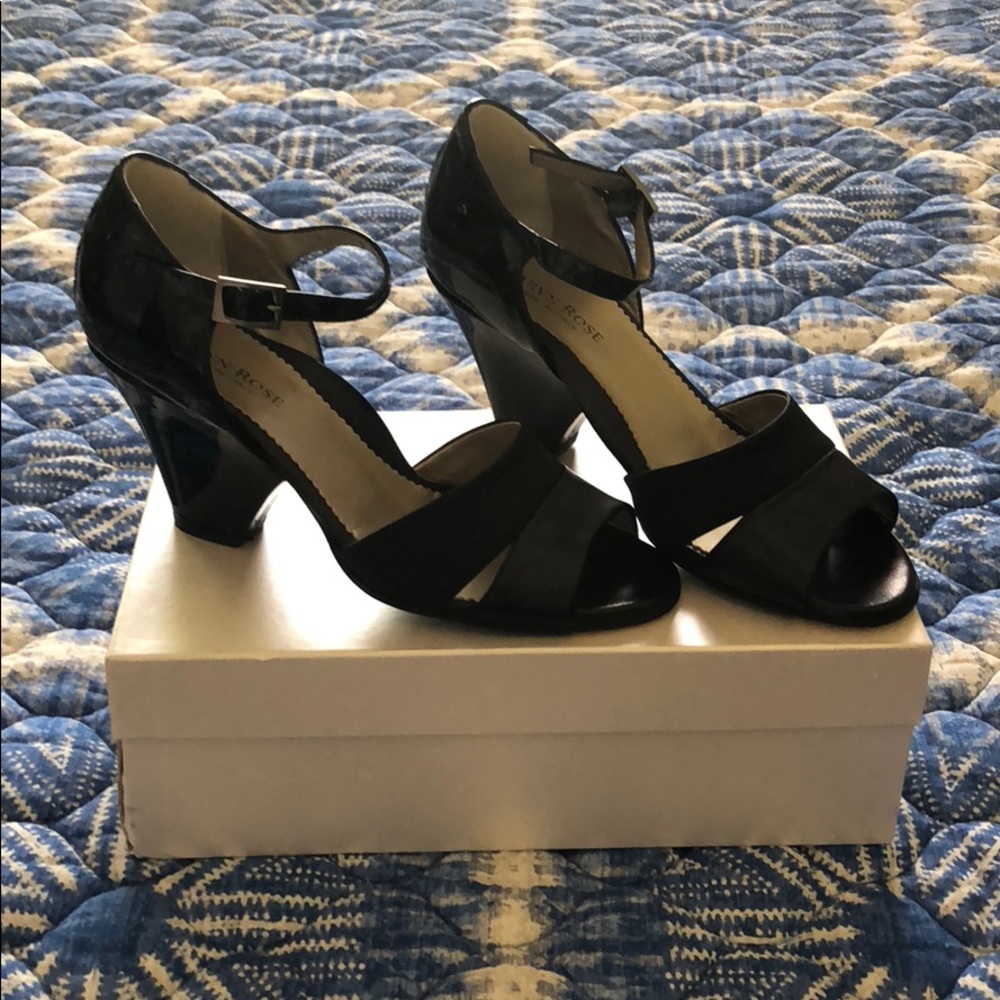 Black Patent Taryn Rose Dray Wedge Pumps 38